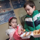 Магазин Мусагеница, помощници